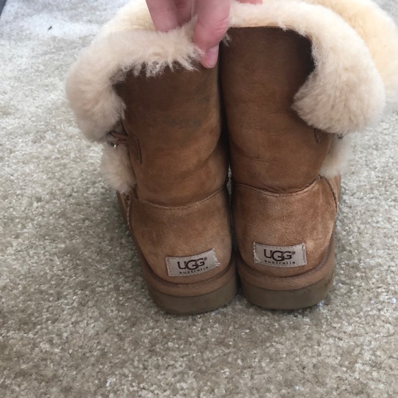 UGGs chestnut bailey button - Picture 5 of 5
